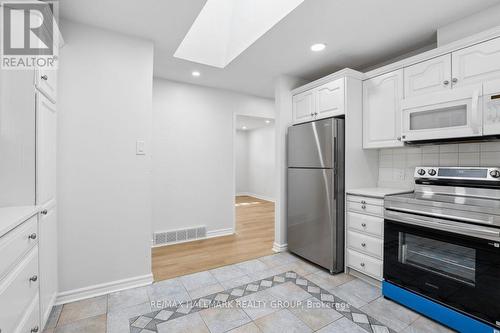 Stainless steel appliances. - 211 Harcourt Avenue, Ottawa, ON 