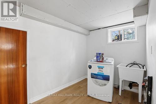 Bright laundry rm with sink. - 211 Harcourt Avenue, Ottawa, ON 