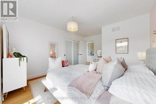 972 Castlefield Avenue, Toronto, ON 