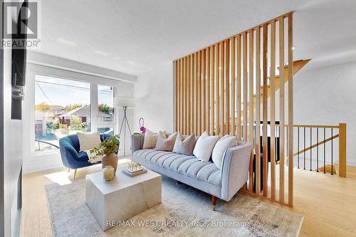 972 Castlefield Avenue, Toronto, ON 