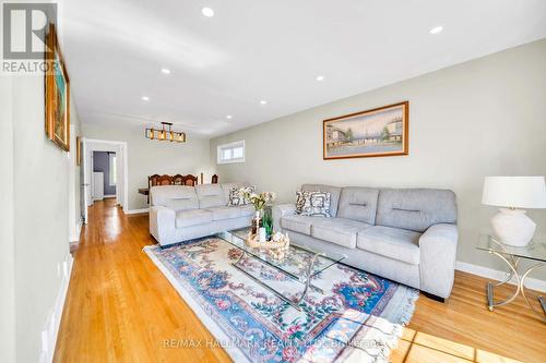 1557 Pharmacy Avenue, Toronto, ON 