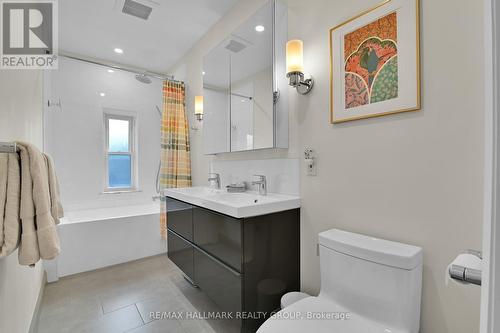 2nd floor - 5-piece Bathroom - 142 River Lane, Ottawa, ON 