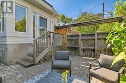 Rear patio / Parking - 