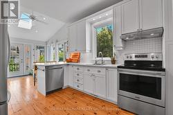 Main floor - Kitchen - 
