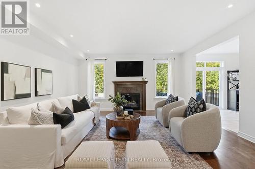 708 Eagle Crest Heights, Ottawa, ON 