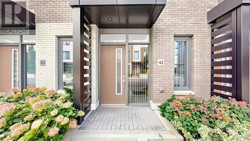 Th 42 - 1020 Portage Parkway, Vaughan, ON 