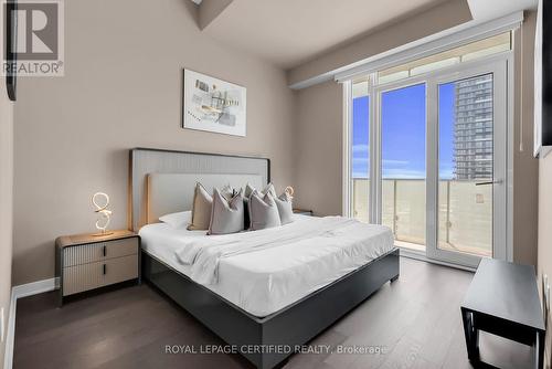 5907 - 3900 Confederation Parkway, Mississauga, ON 