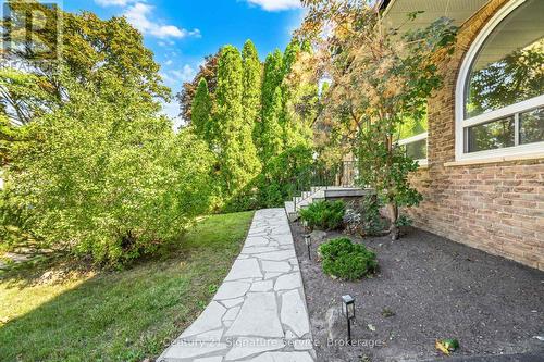 1166 Grand Boulevard, Oakville, ON 