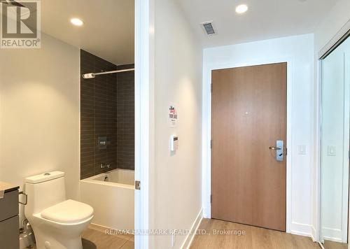 5207 - 7 GRENVILLE STREET , Toronto, Ontario M4Y 1W9 3