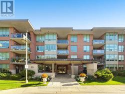 221 - 85 THE BOARDWALK WAY Markham, ON L6E 1B9