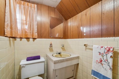 Salle d'eau - 1091 Av. Belleville, Laval (Saint-Vincent-De-Paul), QC 