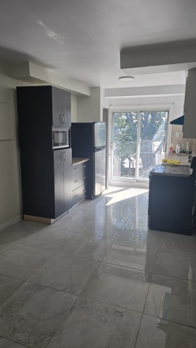8153 Rue de l'Aunis , Montréal (Saint-Léonard), QC H1R 2M8