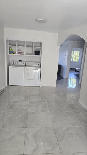 8153 Rue de l'Aunis , Montréal (Saint-Léonard), QC H1R 2M8 2