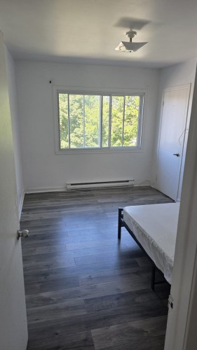 8153 Rue de l'Aunis , Montréal (Saint-Léonard), QC H1R 2M8 5