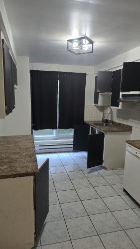 8157A Rue de l'Aunis , Montréal (Saint-Léonard), QC H1R 2M8 2