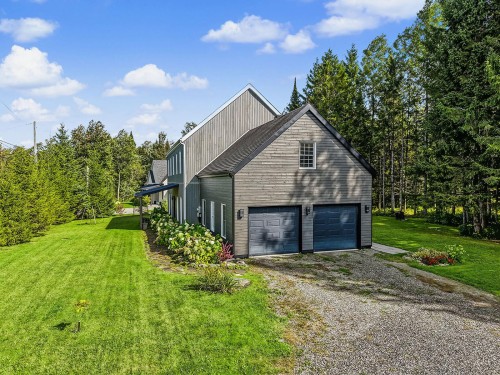 Façade - 60 Rue St. Andrew, Lac-Brome, QC 