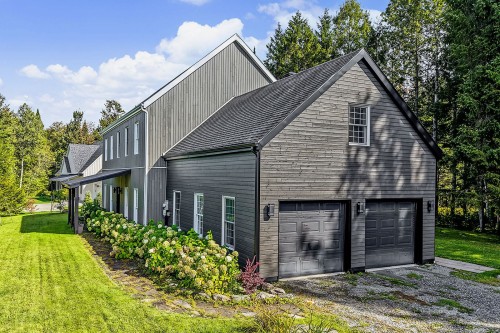 Façade - 60 Rue St. Andrew, Lac-Brome, QC 