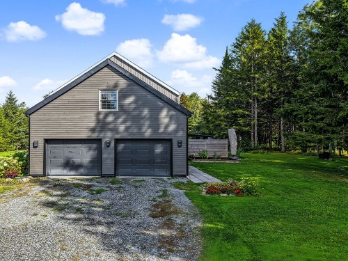 Garage - 60 Rue St. Andrew, Lac-Brome, QC 