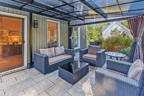 Terrasse - 60 Rue St. Andrew, Lac-Brome, QC 