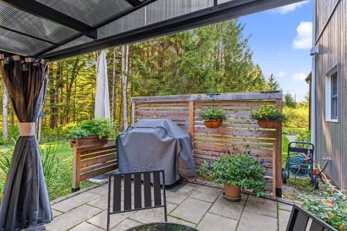 Terrasse - 60 Rue St. Andrew, Lac-Brome, QC 