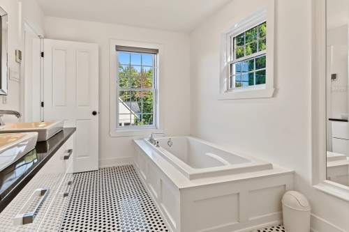 Salle de bains attenante à la CCP - 60 Rue St. Andrew, Lac-Brome, QC 