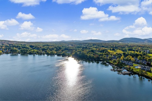 Vue sur l'eau - 60 Rue St. Andrew, Lac-Brome, QC 