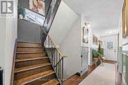 Upstairs W/Large Window On Landing - 