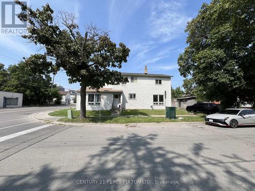 3 - 86 BROCK STREET E , Oshawa, Ontario L1G 1S1 2