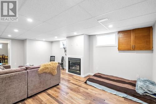 487 CUNNINGHAM AVENUE , Oshawa, Ontario L1J 3C1 3