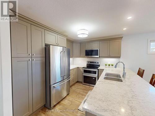 38 Mercedes Drive, Belleville (Belleville Ward), ON 