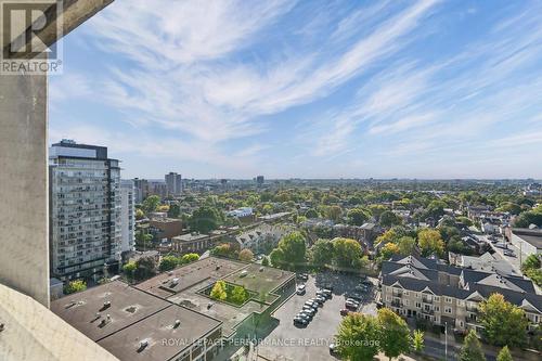 2006 - 530 Laurier Avenue W, Ottawa, ON 