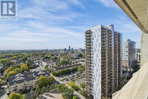 2006 - 530 Laurier Avenue W, Ottawa, ON 
