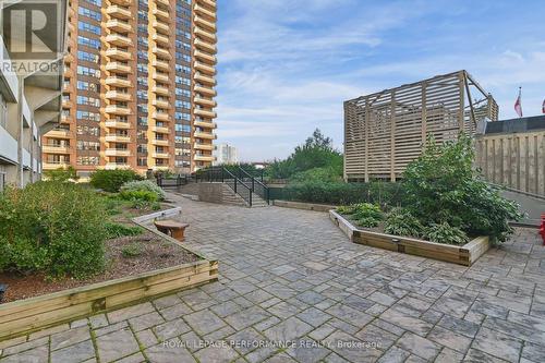2006 - 530 Laurier Avenue W, Ottawa, ON 