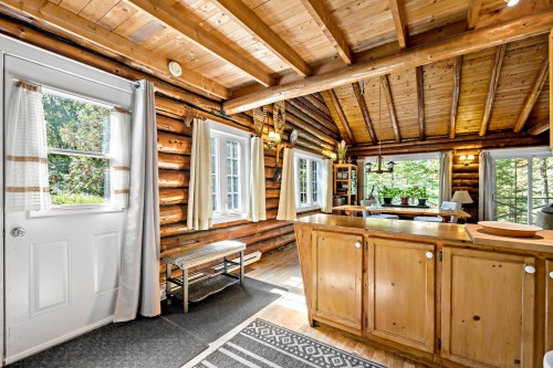 Mud Room - 84 Ch. Des Castors, Morin-Heights, QC 