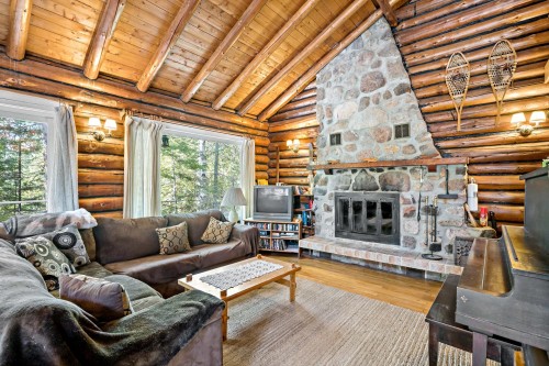Living Room - 84 Ch. Des Castors, Morin-Heights, QC 