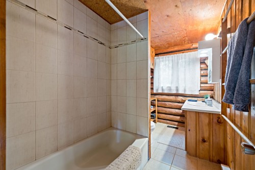 Bathroom - 84 Ch. Des Castors, Morin-Heights, QC 