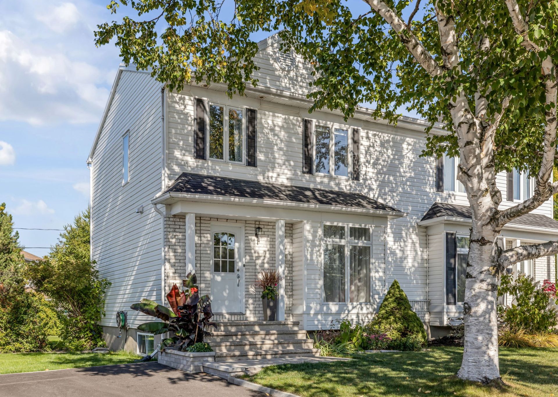 549 Rue Berangere — photo 1
