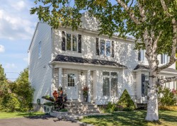 549 Rue Bérangère Québec (Charlesbourg), QC G2L 2M3