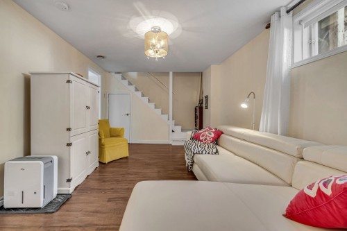 Family Room - 549 Rue Bérangère, Québec (Charlesbourg), QC 