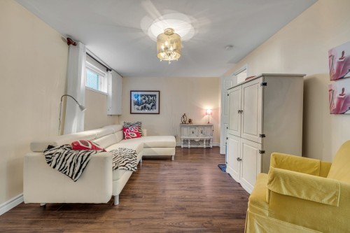 Family Room - 549 Rue Bérangère, Québec (Charlesbourg), QC 