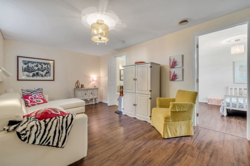 Family Room - 549 Rue Bérangère, Québec (Charlesbourg), QC 