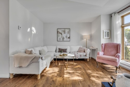 Living Room - 549 Rue Bérangère, Québec (Charlesbourg), QC 