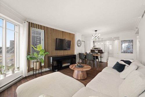 Living Room - 608-8200 Boul. St-Laurent, Brossard, QC 