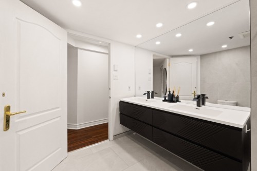 Bathroom - 608-8200 Boul. St-Laurent, Brossard, QC 