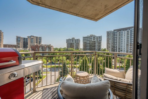 Balcony - 608-8200 Boul. St-Laurent, Brossard, QC 