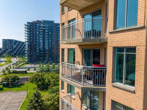 Balcony - 608-8200 Boul. St-Laurent, Brossard, QC 