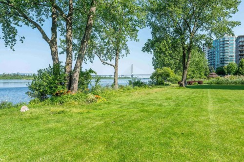 View - 608-8200 Boul. St-Laurent, Brossard, QC 