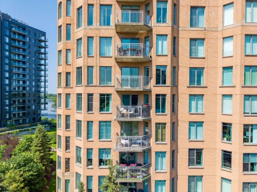 Balcony - 608-8200 Boul. St-Laurent, Brossard, QC 