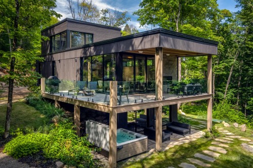 Back of Structure - Ch. Régimbald, Saint-Donat, QC 