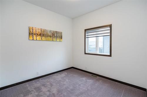 34 Jordanas Run, East St Paul, MB 